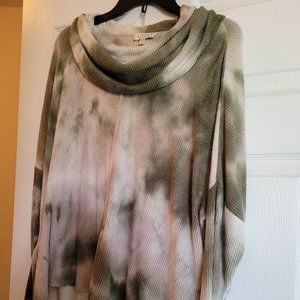 Status by Chenault Tiedye  Top